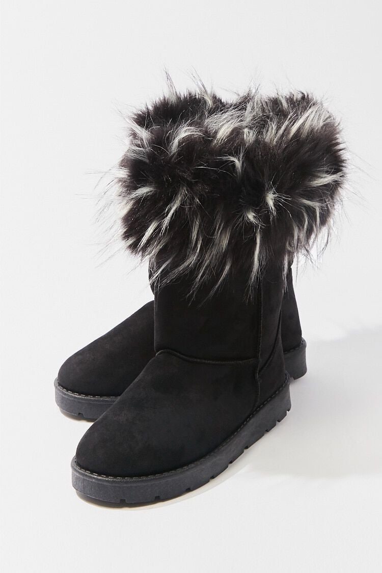 black boots with faux fur