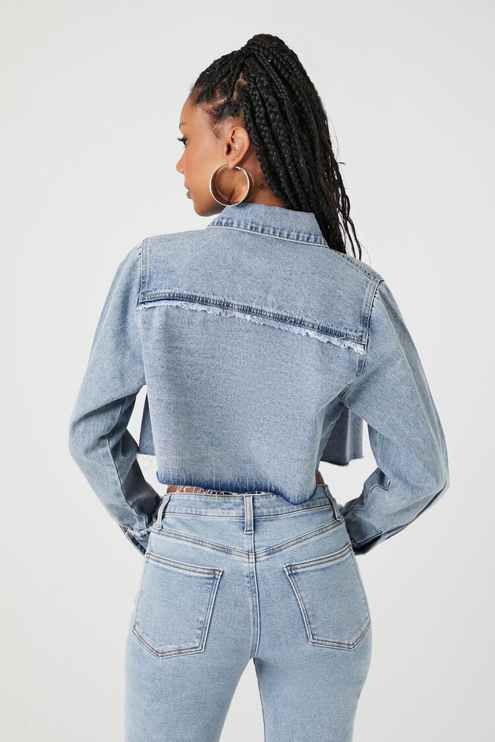 LIGHT DENIM Frayed Cropped Denim Shirt, image 3