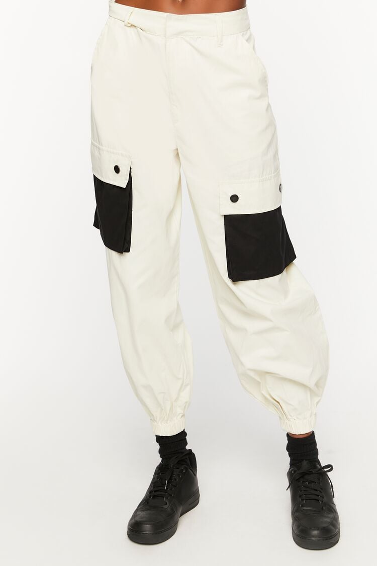 Bowie Chino Cargo Pants | GUESS Canada